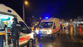 Düzcede lüks otomobil pikapla çarpıştı: 1i çocuk 5 yaralı