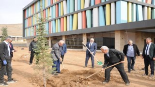 EBYÜde fidanlar toprakla buluştu