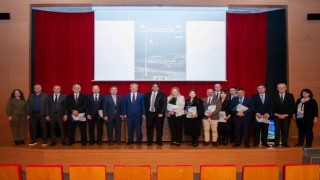 EBYÜde “Türkiye Cumhuriyetinin 100. Yılında Türk Dünyasına Genel Bakış” paneli düzenlendi