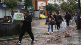 Edirnede fırtına ve sağanak hayatı olumsuz etkiledi