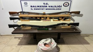 Edremitte şafak operasyonunda 15 aranan şahıs yakalandı