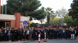 Efeler Gazi Mustafa Kemal Atatürkü andı