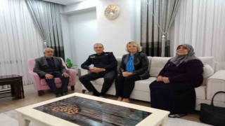 Elazığ Emniyet Müdürü Karayel ve eşi, şehit ailesiyle bir araya geldi
