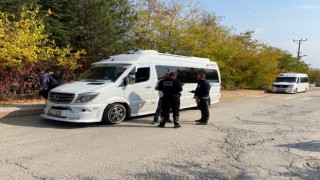 Elazığ polisinin okul önü denetimleri sürüyor