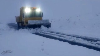 Elazığda karla mücadele çalışmaları sürüyor