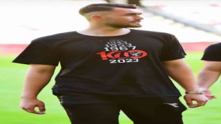 Elazığsporun 100. yıl tişörtlerine büyük ilgi