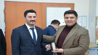 Emet Kaymakamı Seyman ve Belediye Başkanı Doğandan öğretmenlere hediye
