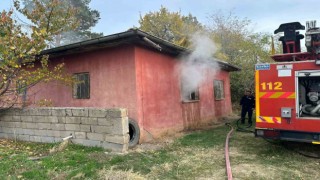 Erzincanda ev yangını