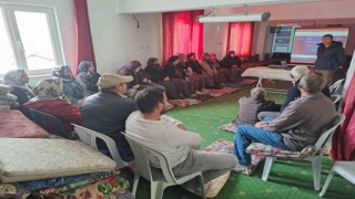 Eskişehirde Hanımlar hayvanlarını tritikale ile besliyor projesi bilgilendirme toplantısı yapıldı