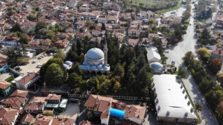 Eskişehirde yüzyıllardır ayakta kalan tarihi cami vatandaşları cezbediyor