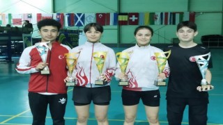 Eskişehirli badmintoncular Avrupada madalyaları topladı