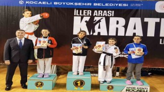 Eskişehirli kareteciler madalyaları topladı