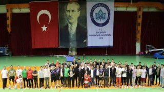 ESOGÜde Cumhuriyetin 100üncü Yılı dolayısıyla düzenlenen spor müsabakalarında kupalar sahiplerini buldu