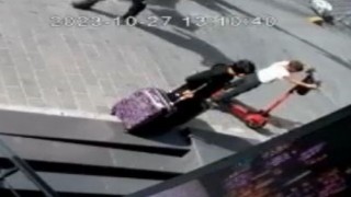 Fatih'te 11 yaşındaki çocuk, gözüne kestirdiği 7 elektrikli scooter'ı böyle çaldı