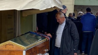 Kocaeli'de Acılı Babadan kazada hayatını kaybeden kızına son bakış