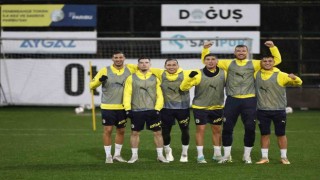 Fenerbahçe, yağmur altında çalıştı