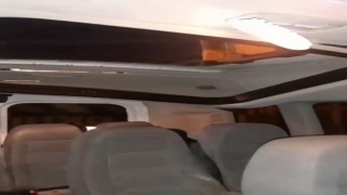 Fırtınada servis minibüsünün içine evin bacası düştü