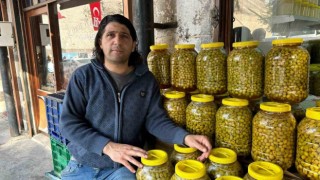 Gaziantep sofrasının vazgeçilmezi kırılmış yeşil zeytin