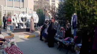 Gazze yararına hayır çarşısı kuruldu