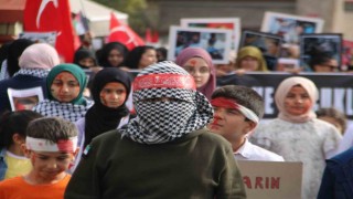 Gazzeli çocuklar ve anneler için Sessiz Yürüyüş düzenlendi