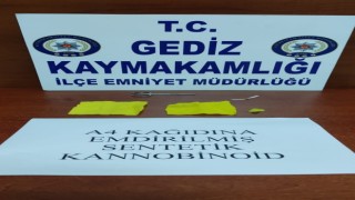 Gedizde A4 kağıdına emdirilmiş uyuşturucu ele geçirildi