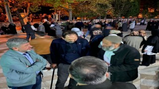 Gedizde umreciler dualarla uğurlandı