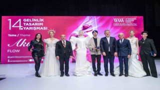 Gelinlikte ‘İzmir Ekonomi gururu