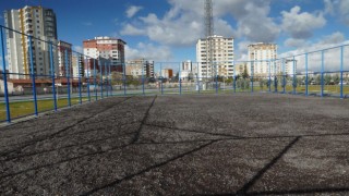 Genç dostu belediyeden ilçeye 18 adet futbol sahası