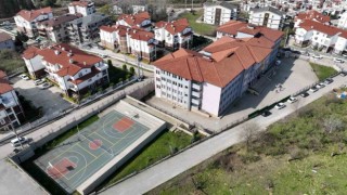 Gölcükte yenilenmeyen okul kalmıyor