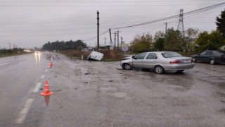 Gönende trafik kazasında 3 kişi yaralandı