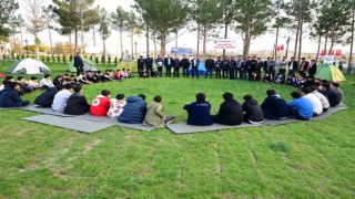 Güder, izcilerin kampına katıldı