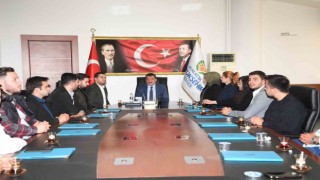 Gürkan, AK Gençlerle bir araya geldi