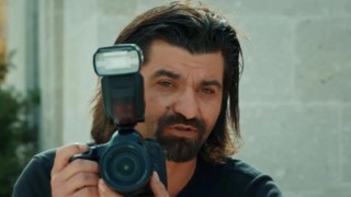 Haber alınamayan fotoğrafçı evinde ölü bulundu