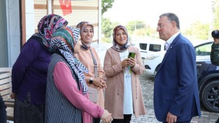 Hatay Büyükşehir Belediye Başkanı Lütfü Savaş, Payas'ta halkla buluştu