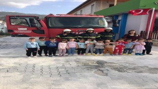 Hatayda minik öğrencilere itfaiye eğitimi