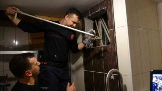 Havalandırmada mahsur kalan güvercin itfaiye ekipleri tarafından kurtarıldı