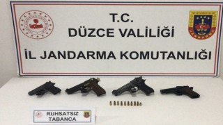 Havaya ateş ettiler 4 silahla yakalandılar