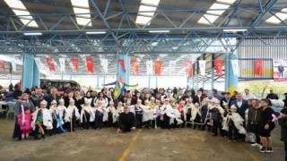 Hayırsever mahalleli ihtiyaç sahibi 28 çocuğa sünnet düğünü yaptı