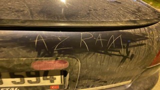 Her şeyim dediği lüks otomobiline kesici alet ile yazı yazıldığını görünce hayatının şokunu yaşadı