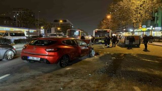 İETT otobüsüne çarpan otomobilin sürücüsü hayatını kaybetti