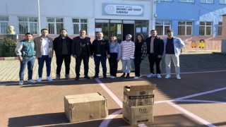 İlkokul öğrencilerine kitap hediyesi