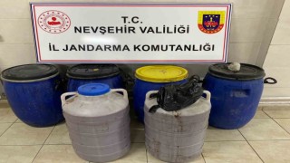 İş yerinde yapılan aramalarda 400 litre kaçak alkol bulundu