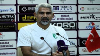 İsmet Taşdemir: Hakem Hocam oyunu durdur diyen tüm oyuncularıma sarı kart verdi
