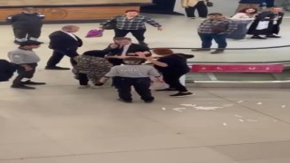 İstanbulda mağazada yakalanan hırsızların AVMyi birbirine kattığı anlar kamerada