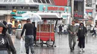 İstanbulda sağanak yağış etkili oldu