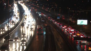 İstanbulda sağanak yağmur etkili oluyor