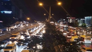 İstanbulda trafik yoğunluğu yüzde 80e ulaştı