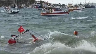 İzmir Foçada fırtına balıkçı teknelerini batırdı