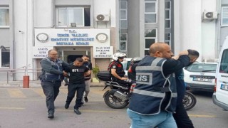 İzmirde kuyumcudan 3 milyonluk soygun yapan 4 zanlı tutuklandı