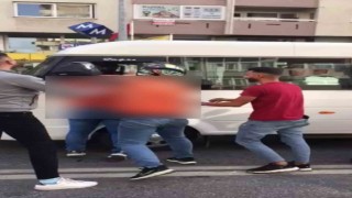 İzmirde üç motokuryeden yaşlı adama öldüresiye dayak
